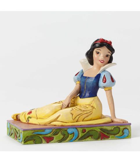 Be a Dreamer: Snow White Personality Pose